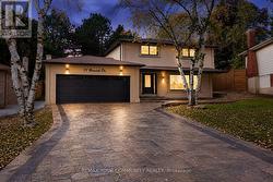 77 BESWICK DRIVE Newmarket, ON L3Y 1E8