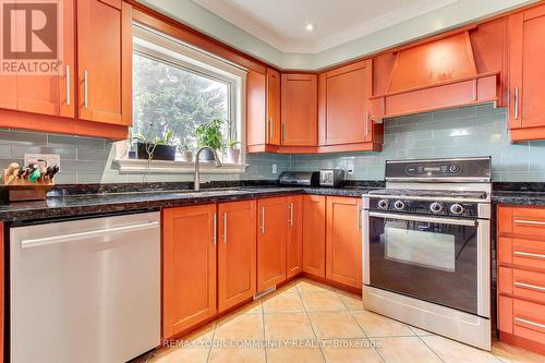 4229 Brandon Gate Drive, Mississauga, ON - Indoor Photo Showing Kitchen