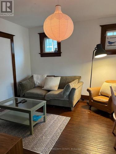 91 Peppler Street, Waterloo, ON - Indoor Photo Showing Living Room