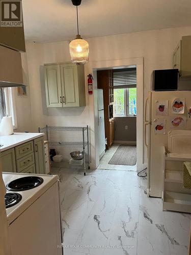 91 Peppler Street, Waterloo, ON - Indoor Photo Showing Laundry Room