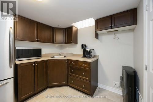 57 Turning Leaf Drive, Vaughan, ON - Indoor Photo Showing Kitchen