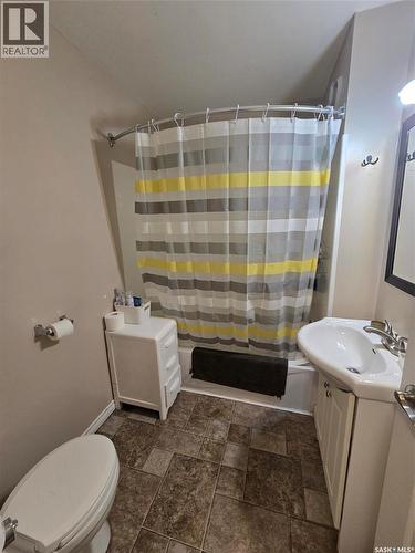 910 Pacific Street, Grenfell, SK - Indoor Photo Showing Bathroom
