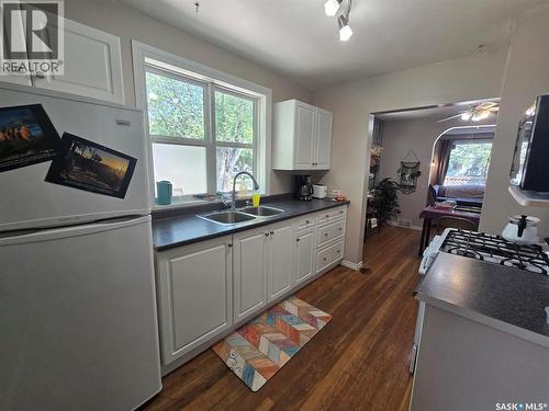 910 Pacific Street, Grenfell, SK - Indoor Photo Showing Kitchen With Double Sink