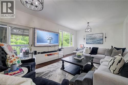 58 Marshall Drive, Guelph, ON - Indoor Photo Showing Living Room