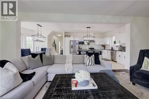 58 Marshall Drive, Guelph, ON - Indoor Photo Showing Living Room