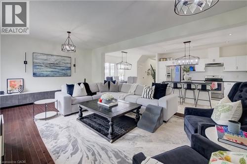 58 Marshall Drive, Guelph, ON - Indoor Photo Showing Living Room
