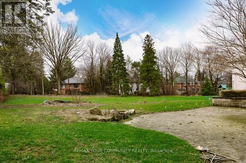 Lower - 27 Denham Drive, Richmond Hill, ON - Outdoor