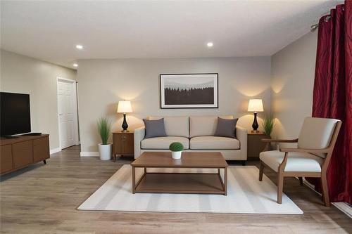 307-710 Kenaston Blvd, Winnipeg, MB - Indoor Photo Showing Living Room