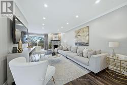 25 CHERYL SHEPWAY CRESCENT Toronto, ON M2J 4R5