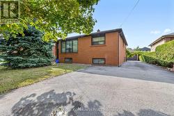 221 ELGIN MILLS ROAD W Richmond Hill, ON L4C 4M1