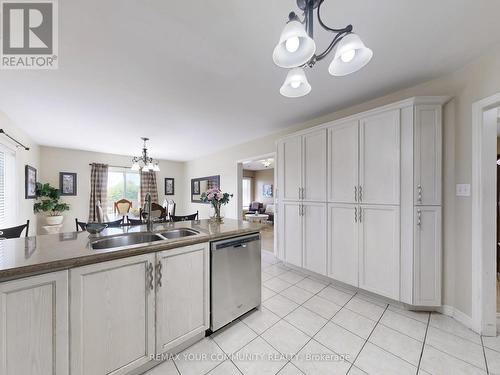 24 Cachet Hill Crescent, Vaughan, ON - Indoor Photo Showing Kitchen With Double Sink