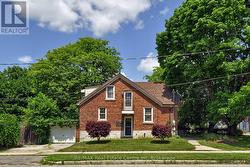 285 ALBERT STREET W  Waterloo, ON N2L 3T9