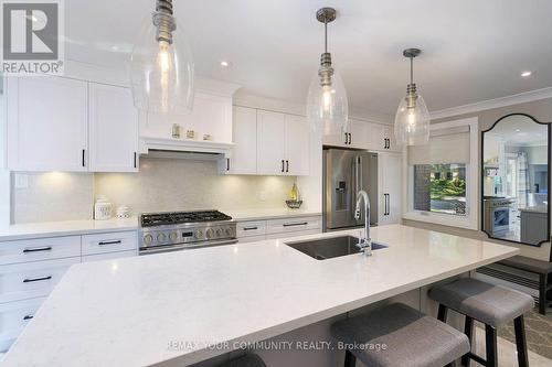Luxurious Appliances - 35 John Dexter Place, Markham, ON - Indoor Photo Showing Kitchen With Double Sink With Upgraded Kitchen