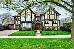 39 PRATTLEY DRIVE Toronto, ON M2J 2K1