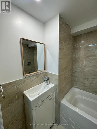 44 Royal Orchard Boulevard, Markham, ON - Indoor Photo Showing Bathroom