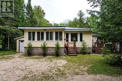 496 BERFORD LAKE ROAD South Bruce Peninsula, ON N0H 2T0