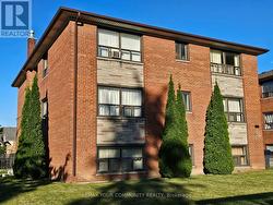 5 - 423 PHARMACY AVENUE Toronto, ON M1L 3G5