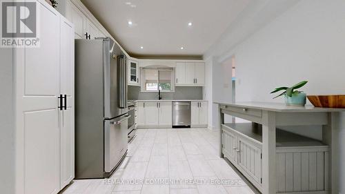 48 Crossbow Crescent, Toronto, ON - Indoor Photo Showing Kitchen