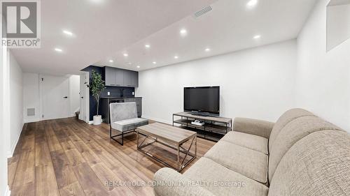 48 Crossbow Crescent, Toronto, ON - Indoor
