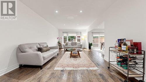 48 Crossbow Crescent, Toronto, ON - Indoor Photo Showing Living Room