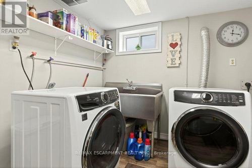 328 East 19Th Street, Hamilton, ON - Indoor Photo Showing Laundry Room