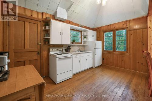 341 Tiny Beaches Road N, Tiny, ON - Indoor Photo Showing Kitchen