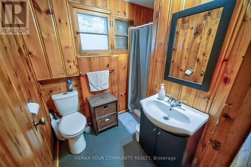 341 Tiny Beaches Road N, Tiny, ON - Indoor Photo Showing Bathroom