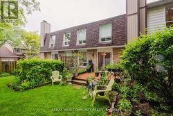 27 DUNKELD WAY Markham, ON L3T 4Y8