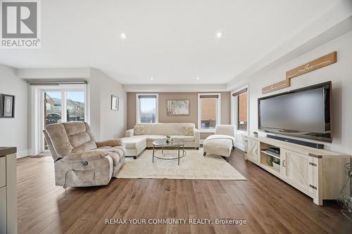 68 Goyo Gate, Vaughan, ON - Indoor Photo Showing Living Room