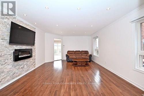 73 LAURENDALE AVENUE , Georgina, Ontario L4P 4G1 5
