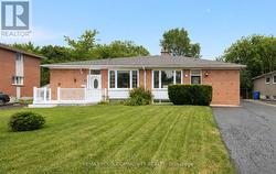 23 RICHARDSON DRIVE Aurora, ON L4G 1Z2