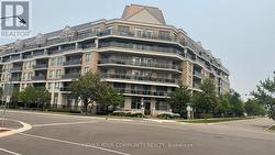 222 - 111 CIVIC SQUARE GATE Aurora, ON L4G 0S6