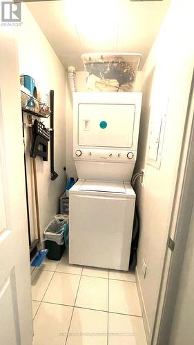 222 - 111 Civic Square Gate, Aurora, ON - Indoor Photo Showing Laundry Room
