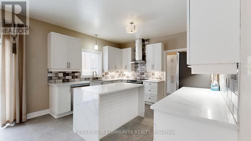8 Westacott Avenue, Ajax, ON - Indoor Photo Showing Kitchen With Upgraded Kitchen