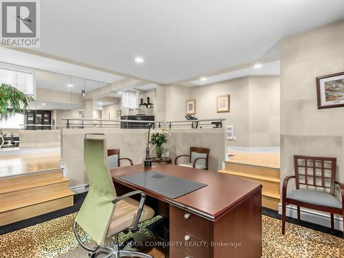 477 Old Orchard Grove, Toronto, ON - Indoor