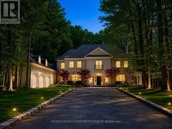 27 BRIDGEWATER DRIVE Richmond Hill, ON L4E 3N4
