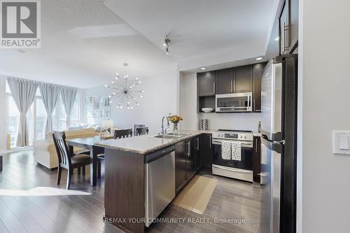 962 - 23 Cox Boulevard, Markham, ON - Indoor Photo Showing Kitchen With Upgraded Kitchen