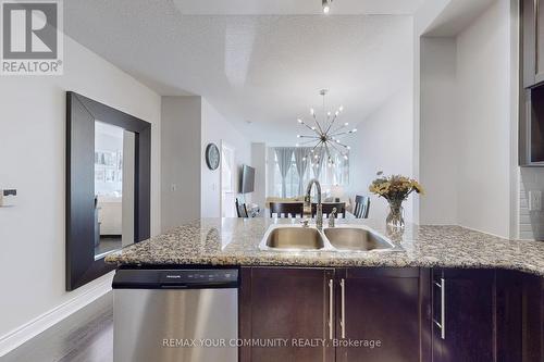 962 - 23 Cox Boulevard, Markham, ON - Indoor Photo Showing Kitchen With Double Sink With Upgraded Kitchen