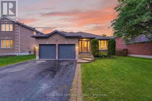 57 KINGSRIDGE ROAD  Barrie, ON L4W 8V2
