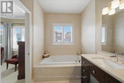51 Tonner Crescent, Aurora, ON - Indoor Photo Showing Bathroom