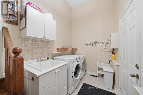 51 Tonner Crescent, Aurora, ON - Indoor Photo Showing Laundry Room