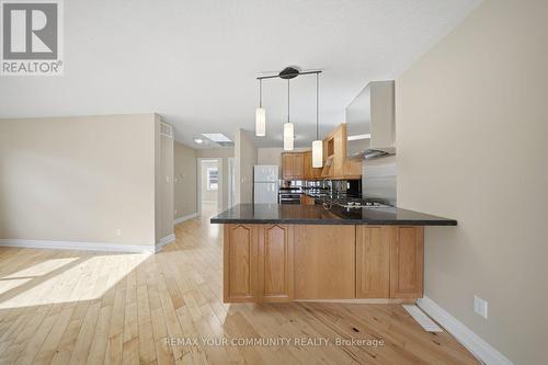 1500 Paddington Court, Burlington, ON - Indoor Photo Showing Kitchen