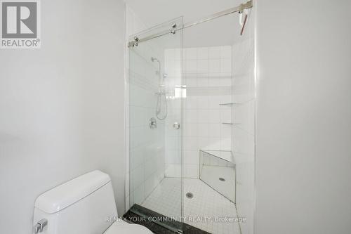 1500 Paddington Court, Burlington, ON - Indoor Photo Showing Bathroom