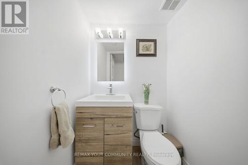 1500 Paddington Court, Burlington, ON - Indoor Photo Showing Bathroom