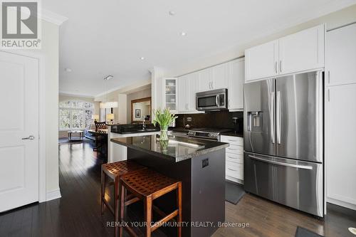 16 Agar Lane, Vaughan, ON - Indoor Photo Showing Kitchen