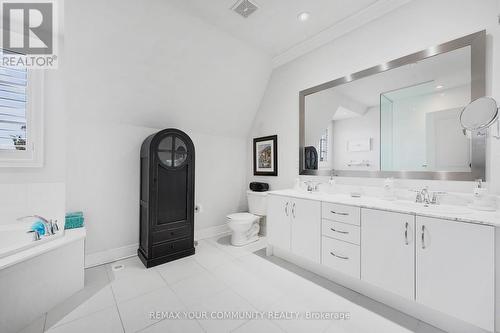 16 Agar Lane, Vaughan, ON - Indoor Photo Showing Bathroom
