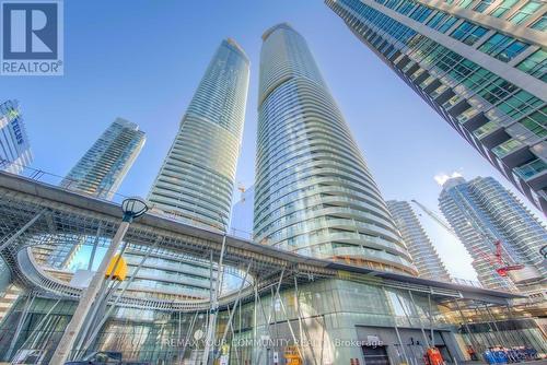 1709 - 14 YORK STREET  Toronto, ON M5J 0B1