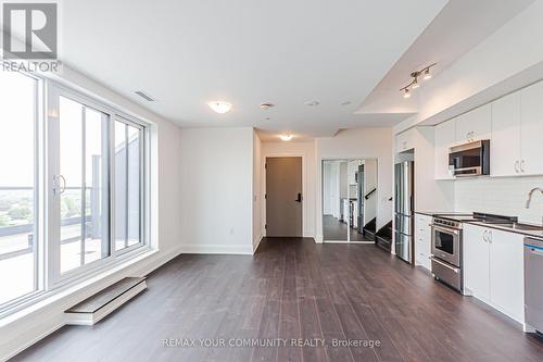905 - 700 SHEPPARD AVENUE W , Toronto, Ontario M3H 0G5 5
