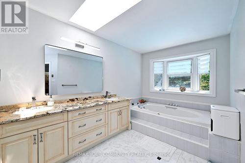 48 Haskell Crescent, Aurora, ON - Indoor Photo Showing Bathroom