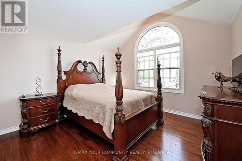 48 Haskell Crescent, Aurora, ON - Indoor Photo Showing Bedroom